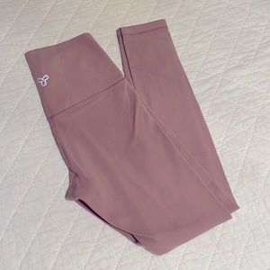 Aritzia TNA Butter leggings